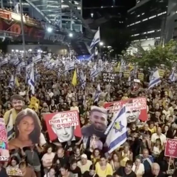 Mass protest in Tel Aviv (Image: X/ Twitter screenshot)